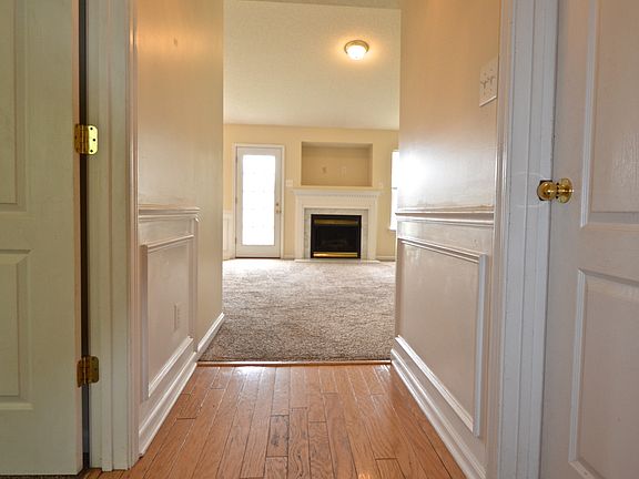 Picture molding in entry