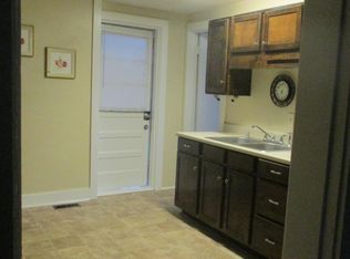 1524 Berry Blvd, Louisville, KY 40215