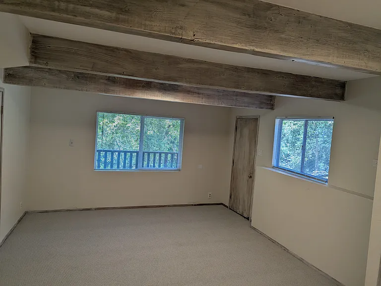 566 Live Oak Ln — Photo 22
