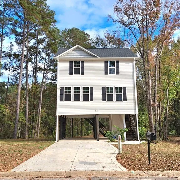 1117 Bombay Dr — Photo 1