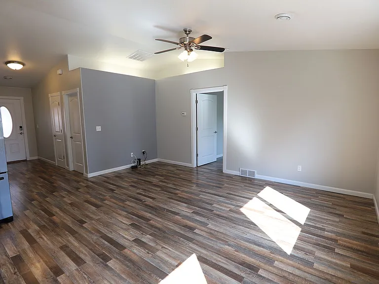 810 Pinyon Pl — Photo 8