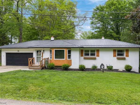8496 Shadyview Ave NW, Clinton, OH 44216