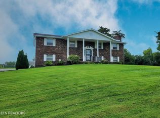 9520 Gulf Park Dr, Knoxville, TN 37923