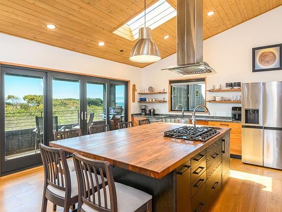 5th image of 266 Fish Rock Road