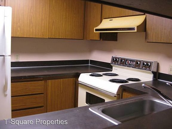 2nd image of 14651 NE 40th St APT C2