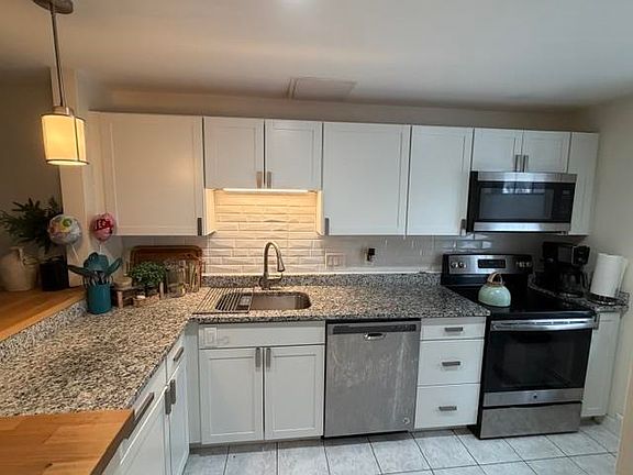 4th image of 380 Ocean Road #17