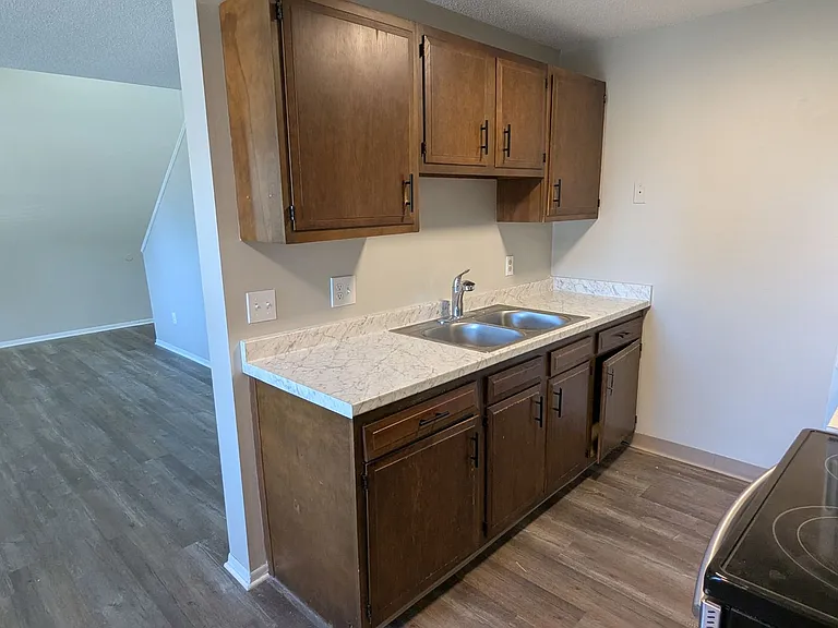 809 Kerns Dr NE — Photo 9