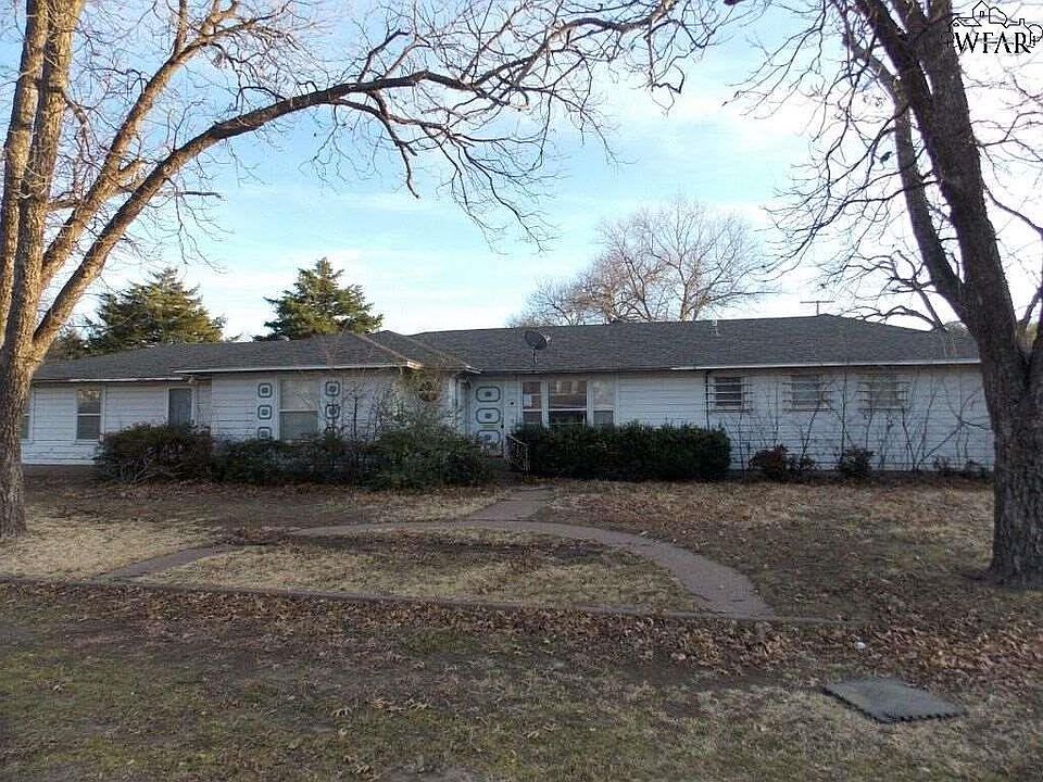 1st image of 615 W Ikard St