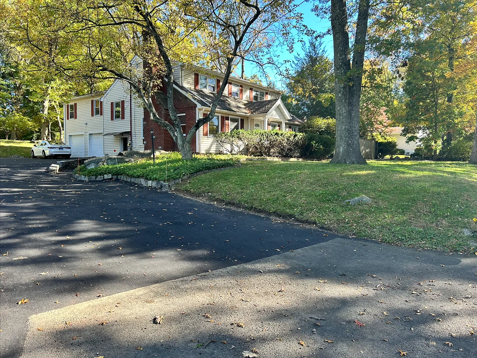 5 bed, 2500 sqft, $6,700 — Photo 1
