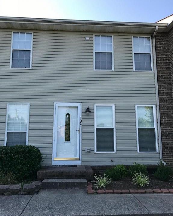 1st image of 102 Woodview Dr