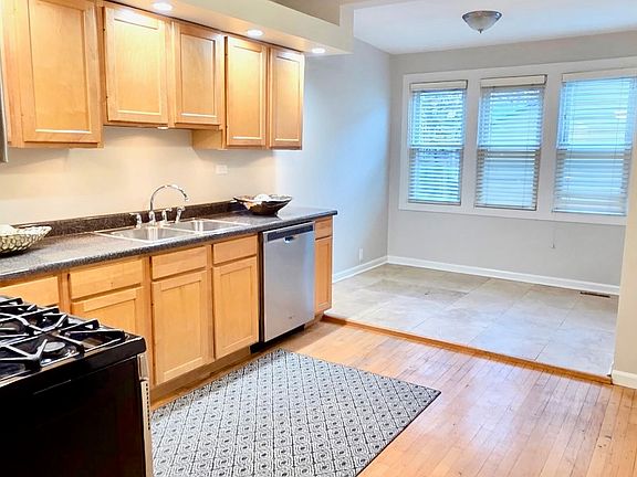 4th image of 2009 N Bingham St #1