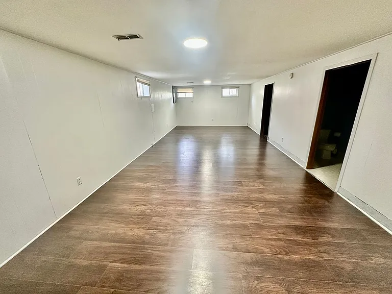 3907 E 11th Ave — Photo 14