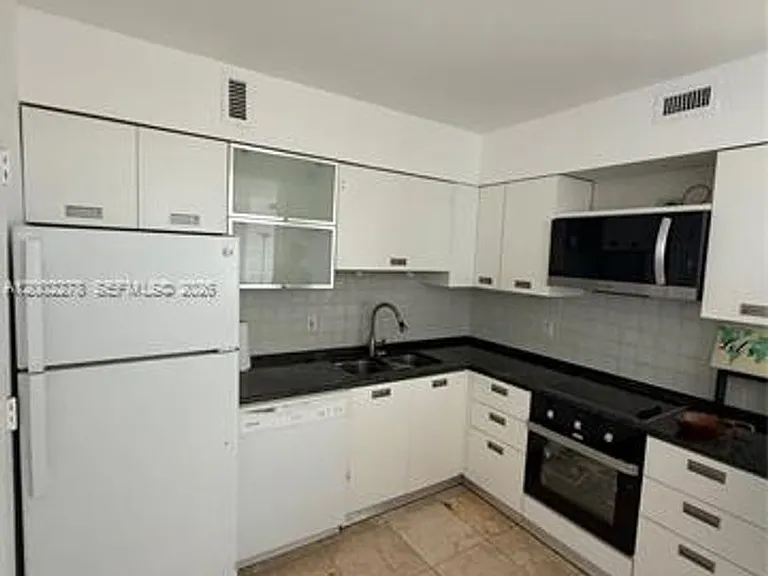 5700 Collins Ave #15H — Photo 24