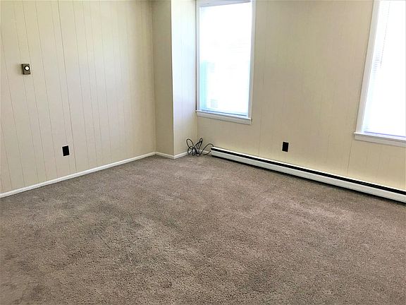 2nd image of 20 N High St Floor 1
