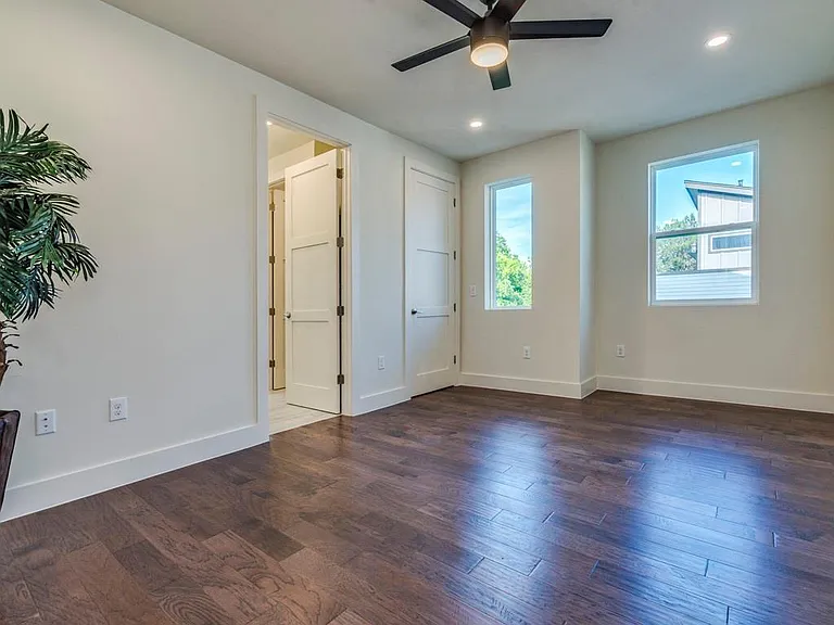 6412 Carson Rdg #B — Photo 8