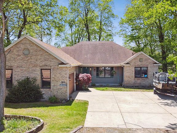 3rd image of 21631 Puterbaugh Ln