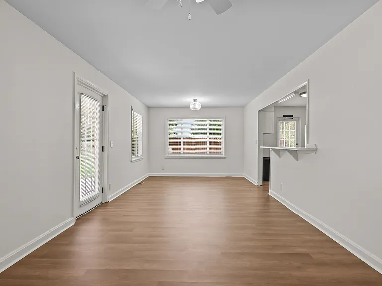 557 Kell Rd — Photo 8