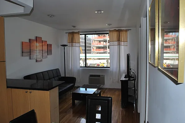 Rented by KVNY Soho | media 66
