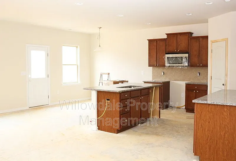 Alston Ridge — Photo 4