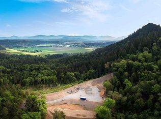 700 Weekly Drive, Grants Pass, OR 97527