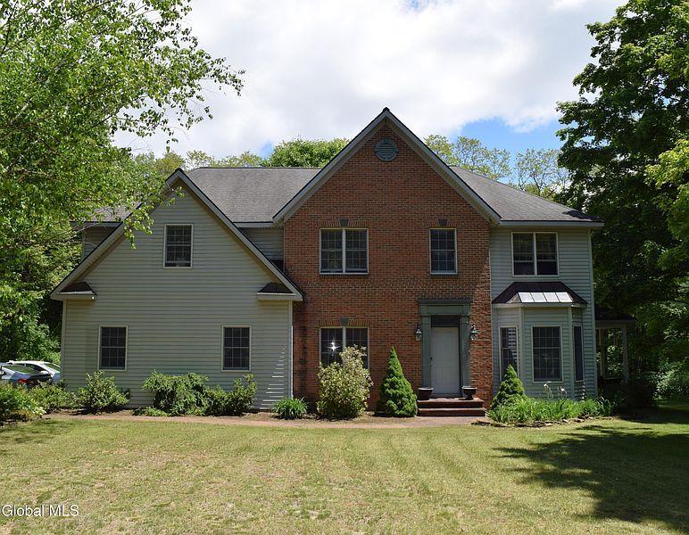2nd image of 5 King James Court