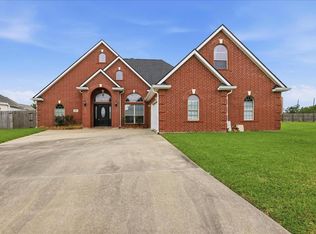 3325 Roshan Ct, Port Arthur, TX 77642