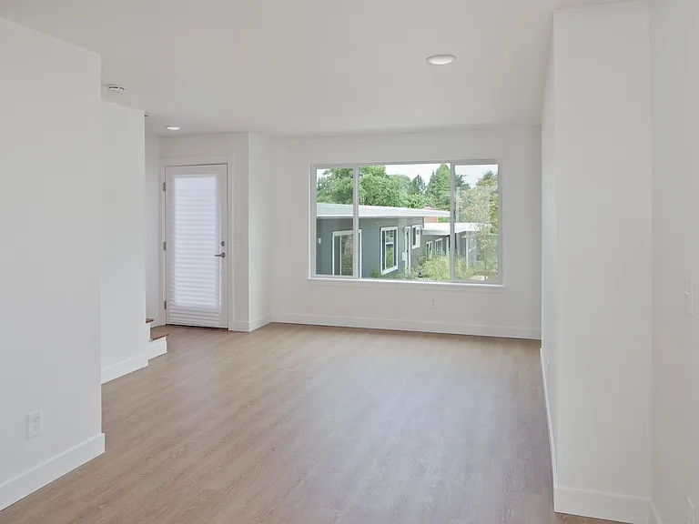 3132 SW Marigold St — Photo 17