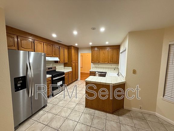 3rd image of 5544 Laguna Park Dr