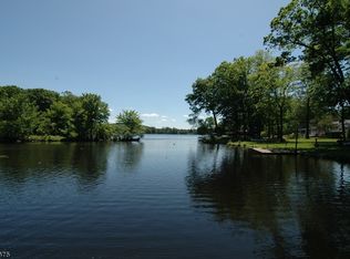 21 Shenandoah Cres, Wharton, NJ 07885