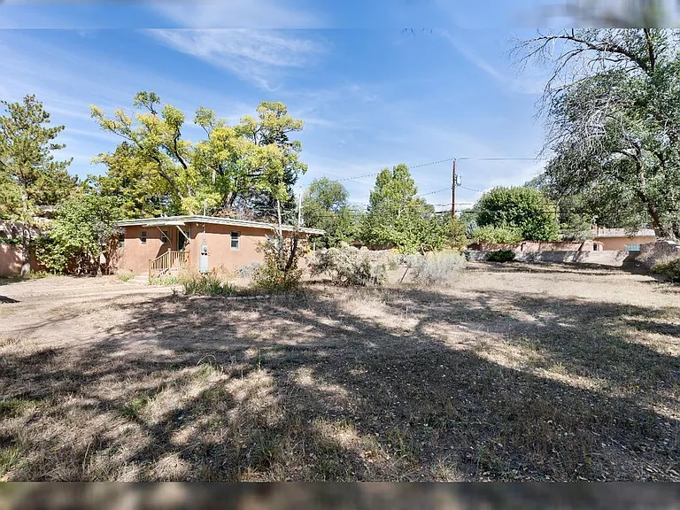 512 Garcia St — Photo 9