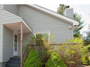 7689 Fawn Ln, Tobyhanna, PA 18466