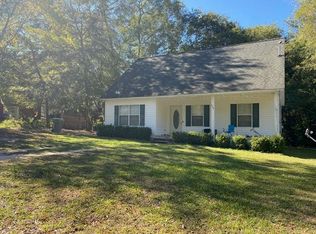 407 Raintree Dr, Douglas, GA 31533