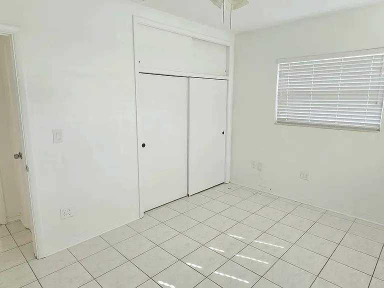 1415 Genoa St — Photo 15