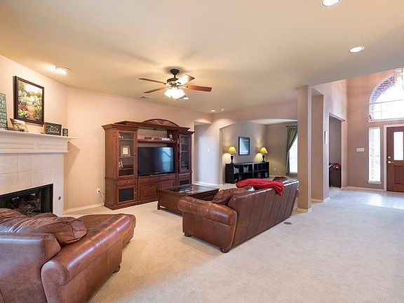 4th image of 9213 Fairwood Ct