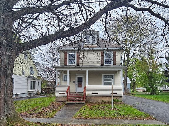 2nd image of 102 Mechanic St