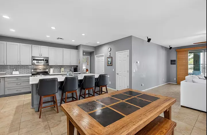 3 bed, 1925 sqft, $3,500 — Photo 4