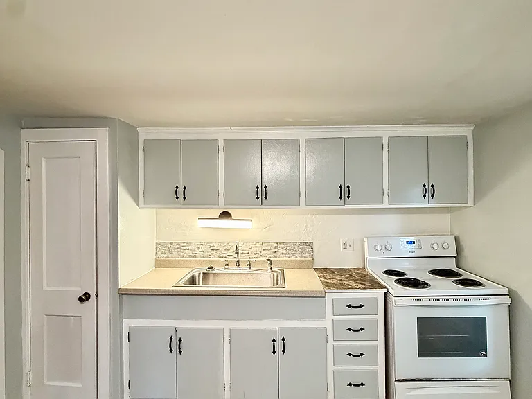 133 Maple St #C — Photo 9