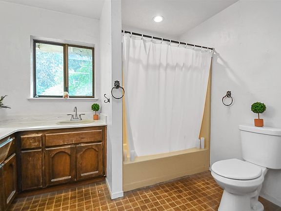 5th image of 5511 Hancock Ct