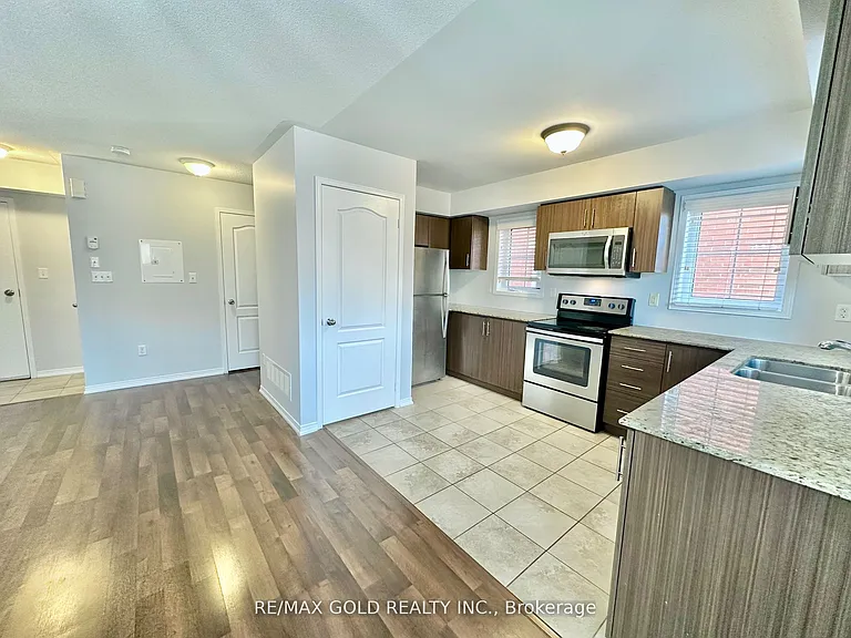 2476 Post Rd #11 — Photo 7
