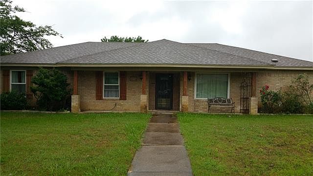 1st image of 2034 Wellington Dr