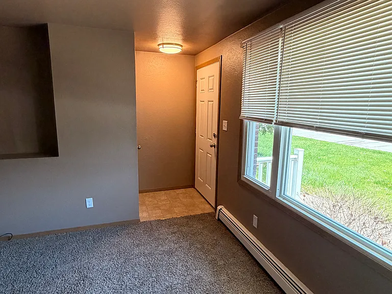 2074 Marlee Ln #2074 — Photo 2
