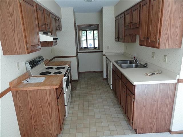 2nd image of 256 Huff St