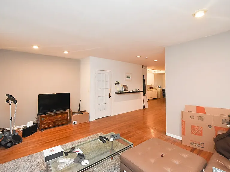 322 W Evergreen Ave #1 — Photo 11