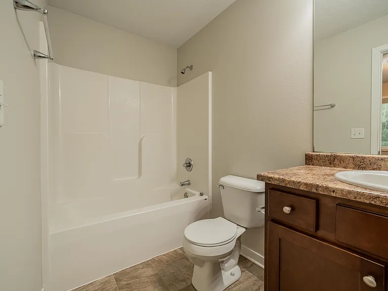 311 E Diehl Ave — Photo 7