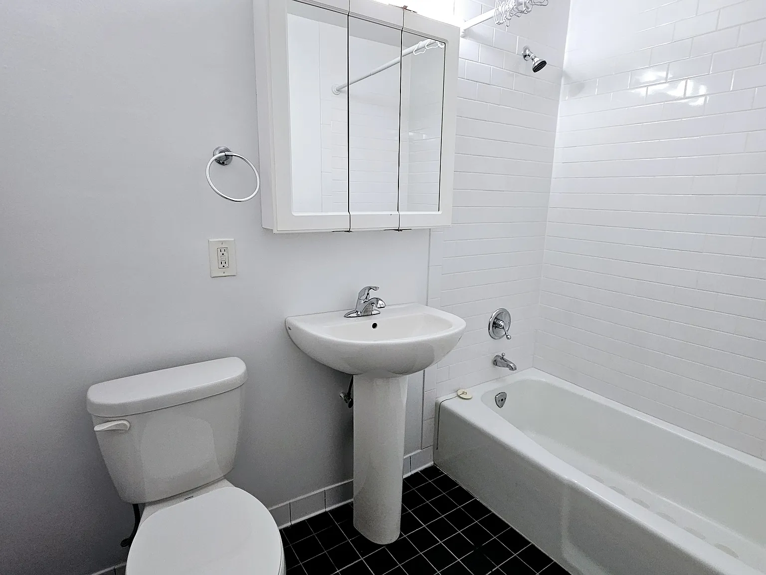 Lake St, White Plains — Photo 3