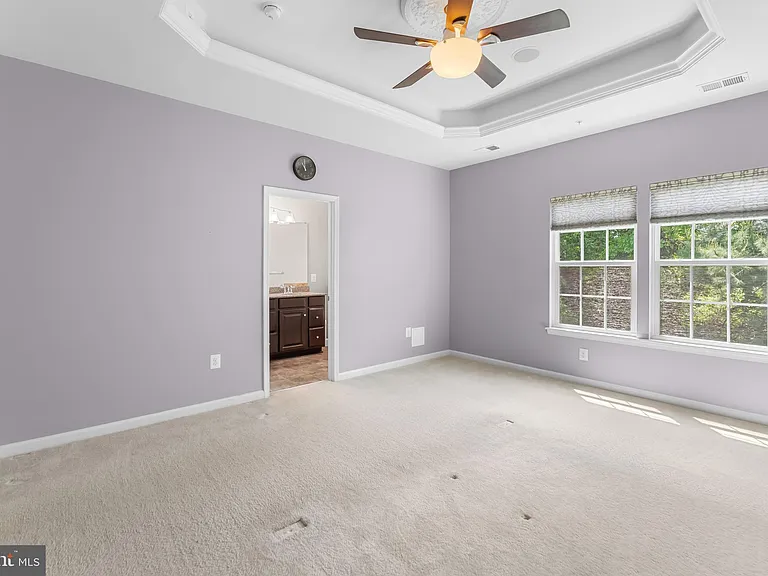 3218 Vogel Rd — Photo 28