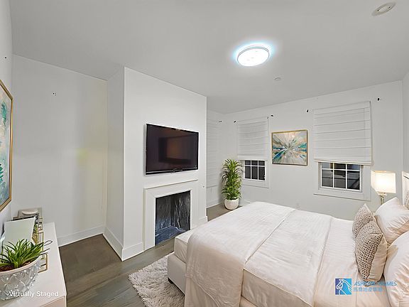 5th image of 1811 Voorhies Ave #1