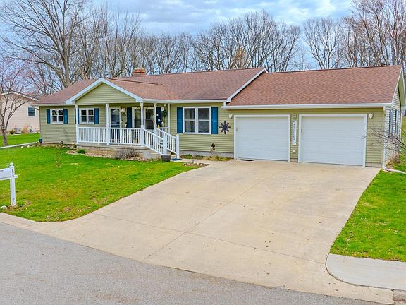 4th image of 825 Cambridge Dr