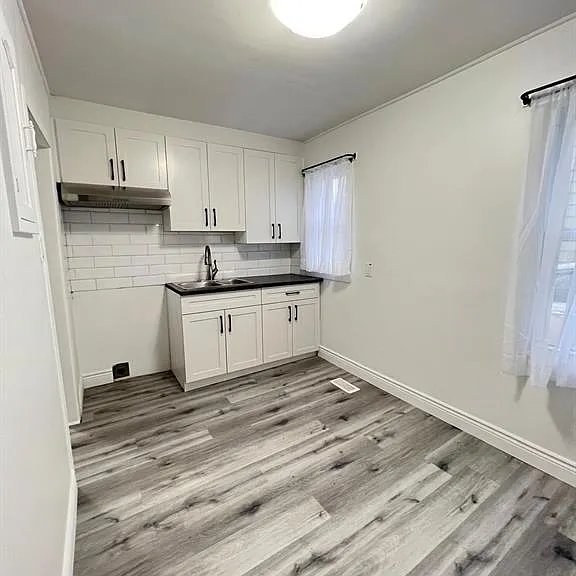 1058 California Ave — Photo 7