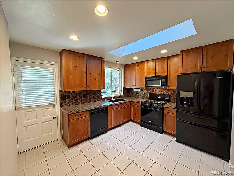 3677 S Norfolk Way — Photo 15
